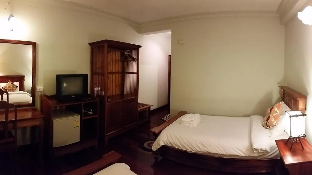 Phounsab Guesthouse contacts